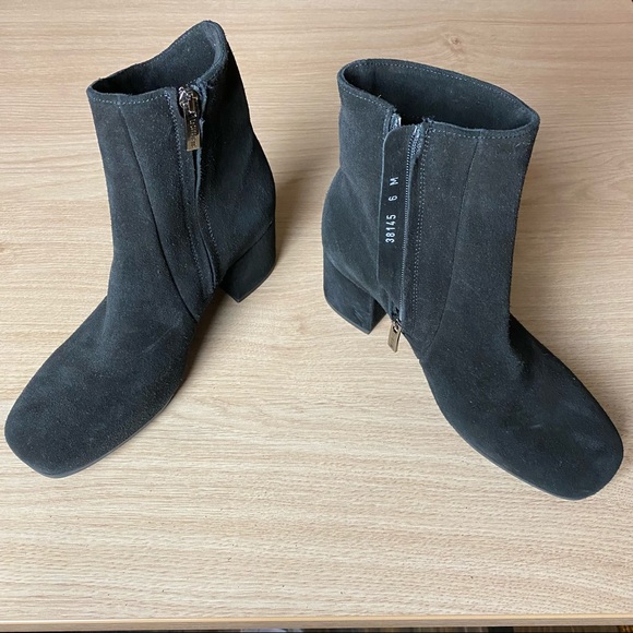 La Canadienne Woman Jiji Suede boot Women’s Size 6 rounded toe Italian suede EUC - Picture 2 of 5